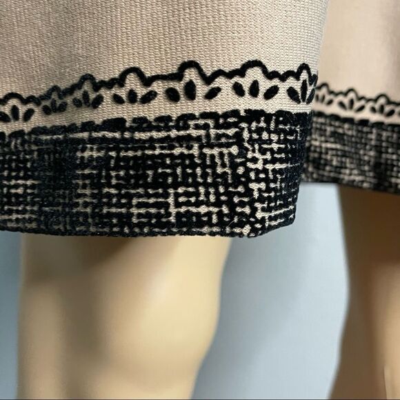 Chadwick’s 3/4 Sleeve Tan and Black Floral Dress With Raised Floral Print Size 4 - Picture 5 of 14